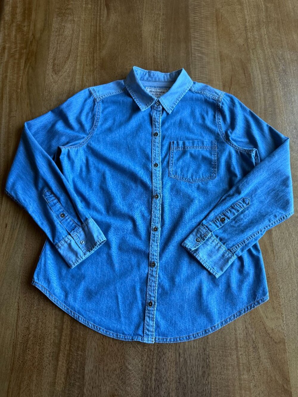 Abercrombie & Fitch Denim button-down Shirt - Women's Medium